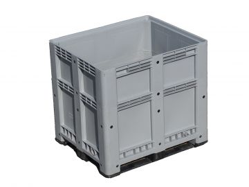 Maatwerk palletbox 930 liter 1200x1000x1110 mm op 3 sleden gelaste uitvoering lichtgrijs