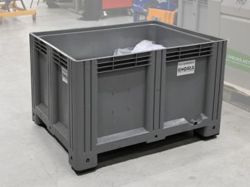 Second hand Pallet-box 610 litres, 1200x1000x780 mm, on 4 feet