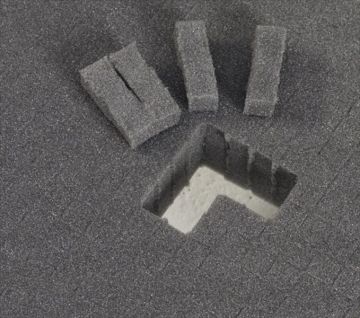 Blokschuimplaat 570x370x50 mm met gestanste blokjes 15x15 mm, donkergrijs