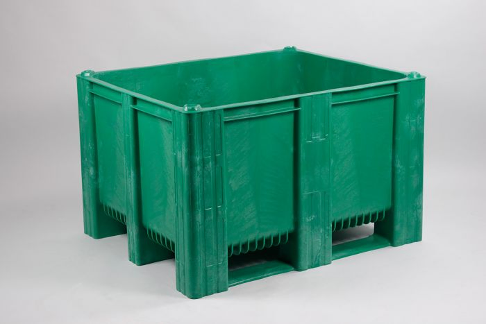 Food grade palletbox 630L, on 3 skids, green
