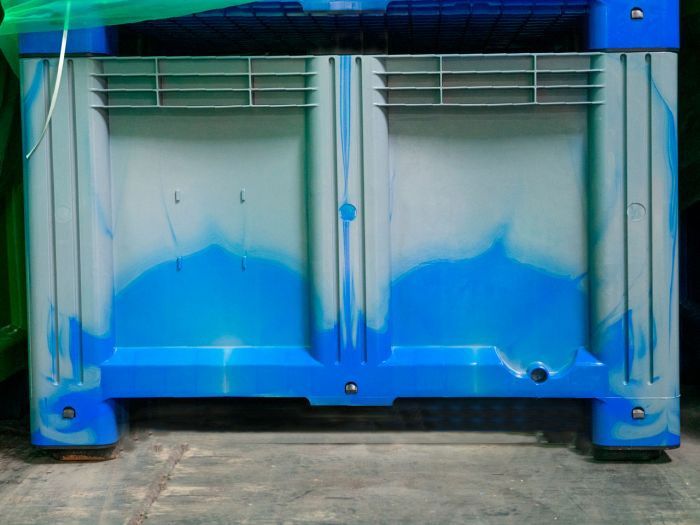 Kunststof palletbox, 1200x1000x760 mm, 610 l. 4 poten, MIX-kleur 