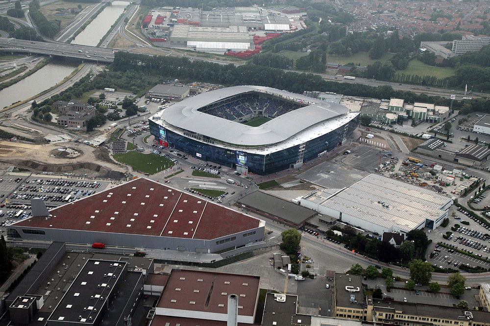 Afvalbakken nieuwe stadion AA Gent