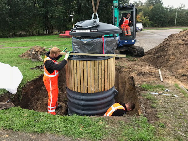 Ingraven ondergrondse afvalcontainer plaatsing-tierso4