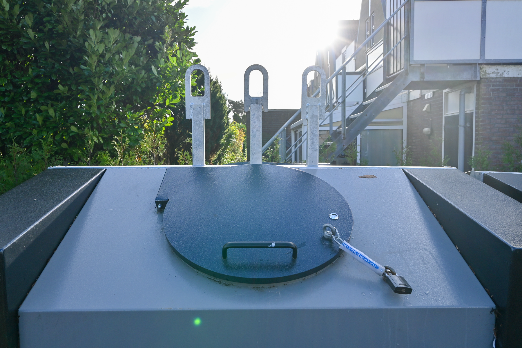 above-ground containers lockable above-ground containers lockable